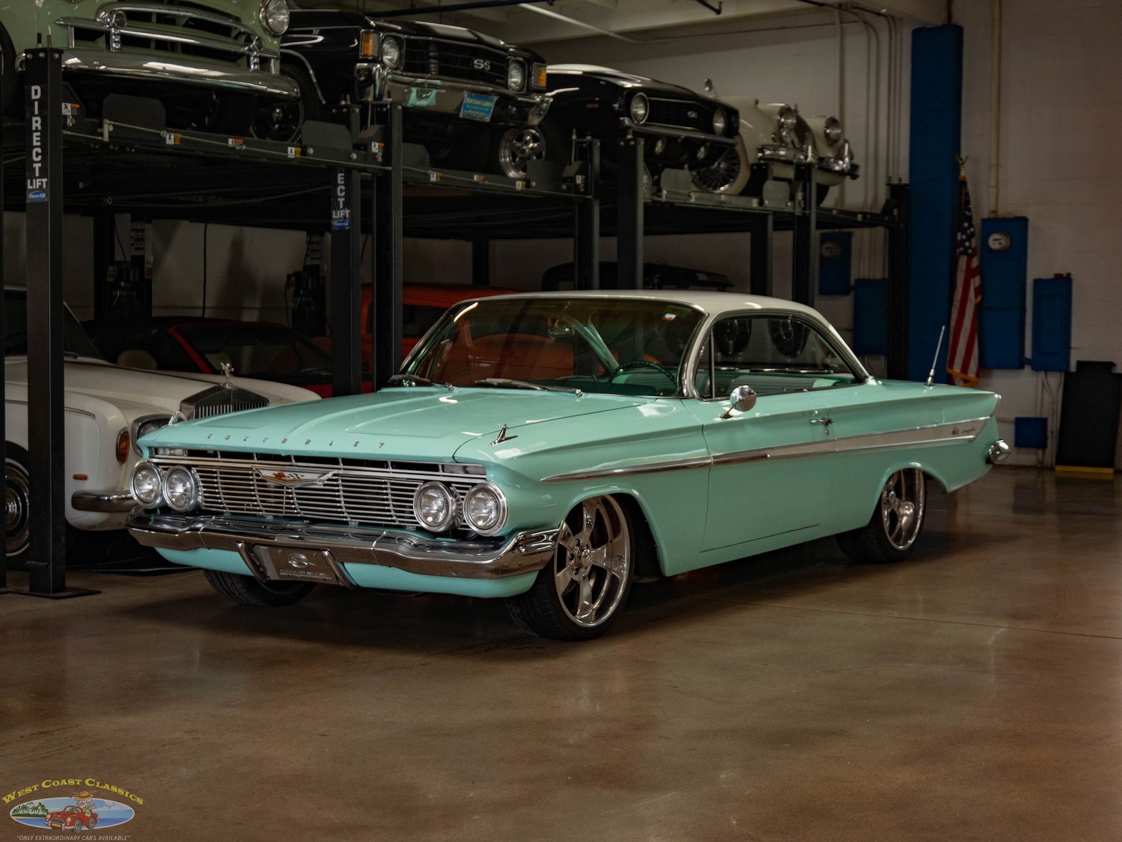 Chevrolet-Impala-2-Door-Hardtop-Custom-1961-2-Door-Hardtop