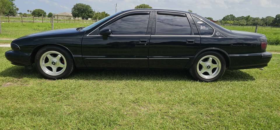 Chevrolet-Impala-ss-1994-black-10