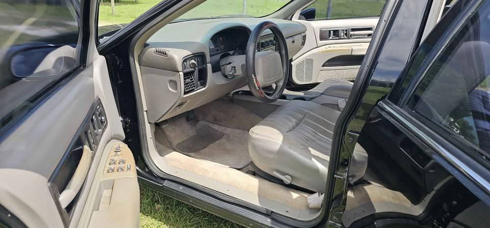 Chevrolet-Impala-ss-1994-black-12