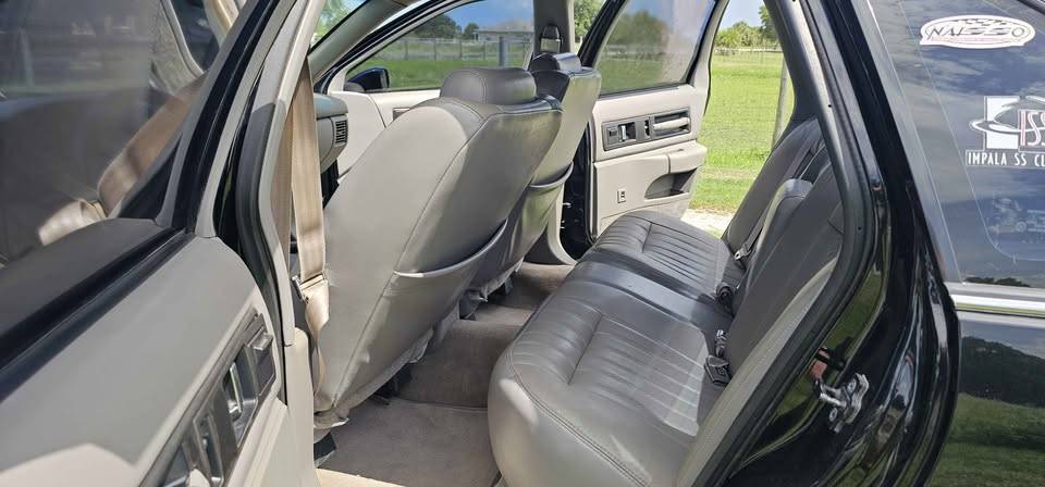 Chevrolet-Impala-ss-1994-black-14