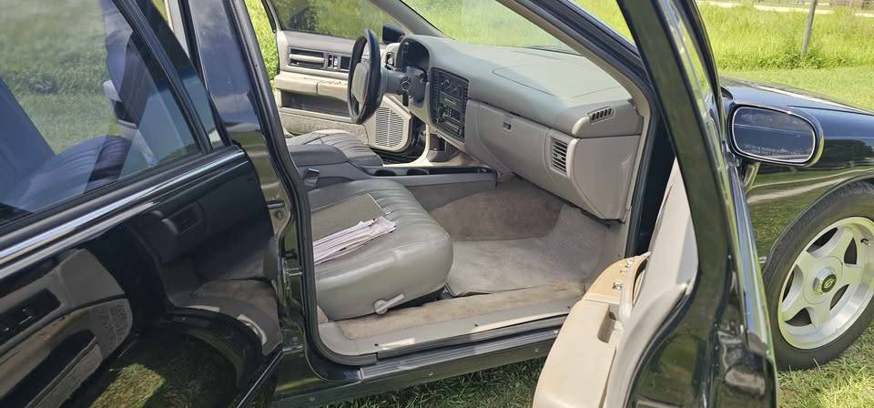 Chevrolet-Impala-ss-1994-black-15