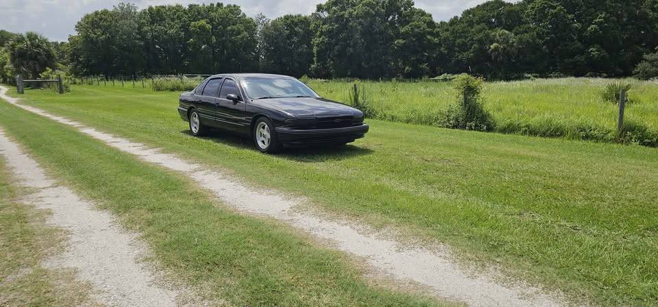 Chevrolet-Impala-ss-1994-black-5