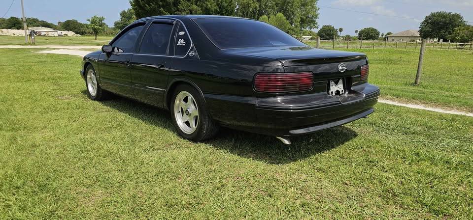 Chevrolet-Impala-ss-1994-black-7