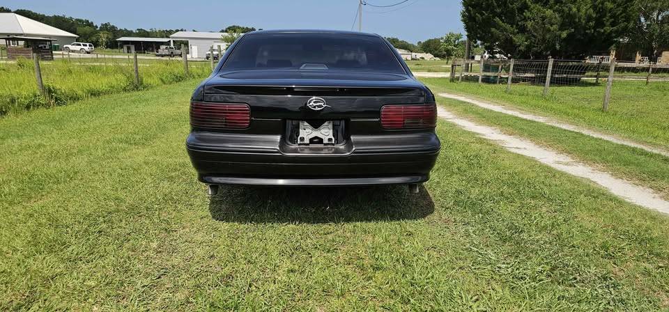 Chevrolet-Impala-ss-1994-black-8