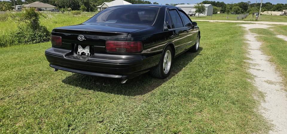 Chevrolet-Impala-ss-1994-black-9