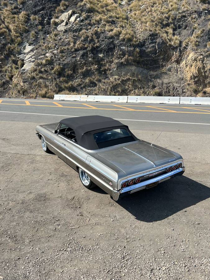 Chevrolet-Impala-ss-convertible-1964-silver-19