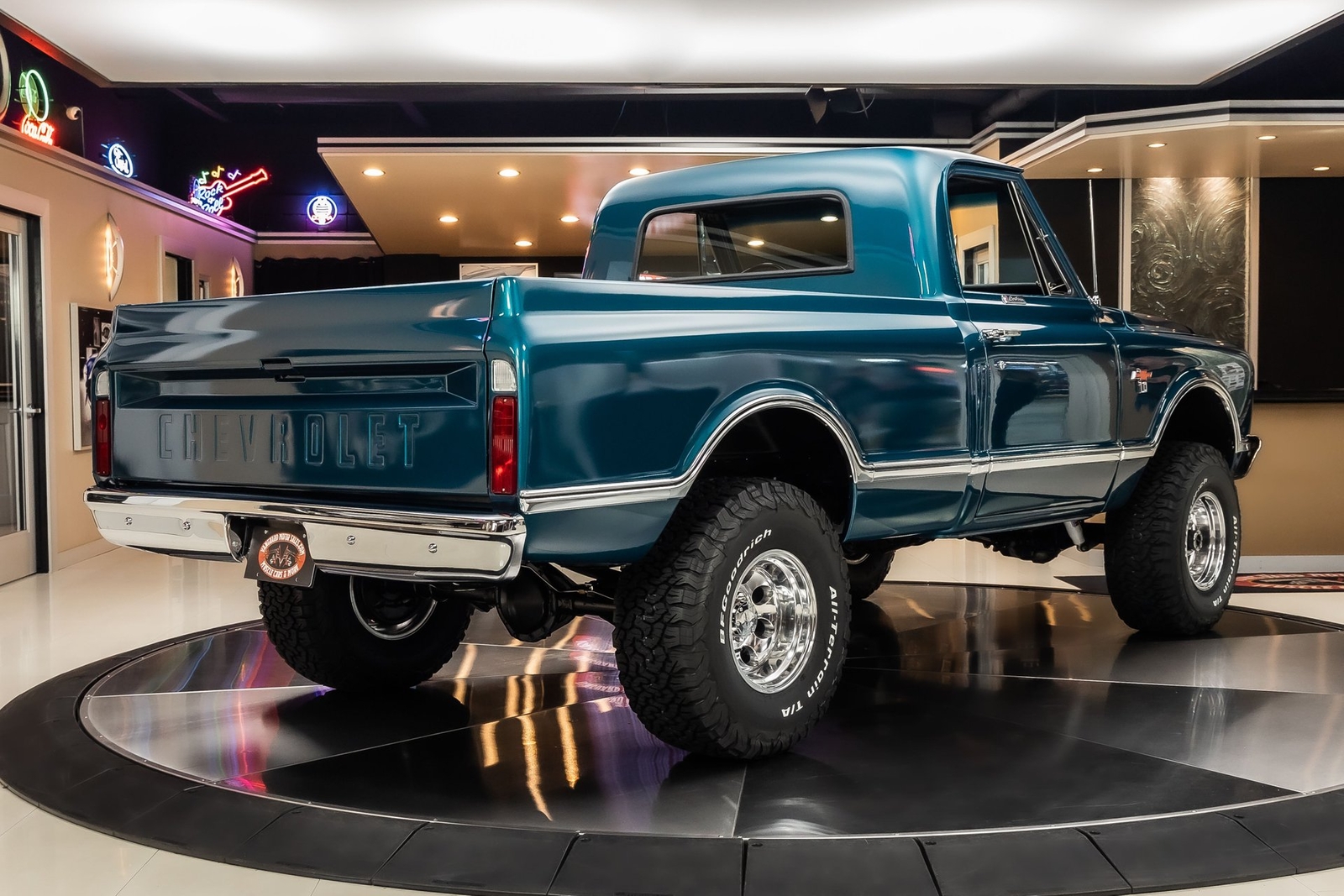 Chevrolet-K-10-1967-Pickup-Truck-12