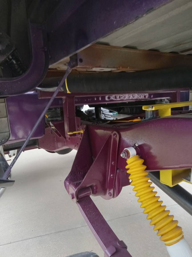 Chevrolet-K-10-1968-purple-10