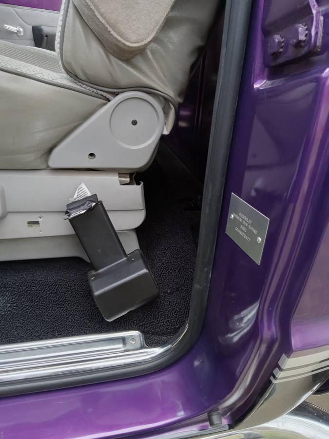 Chevrolet-K-10-1968-purple-16