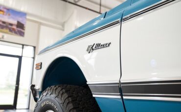 Chevrolet-K-5-Blazer-1972-SUV-21