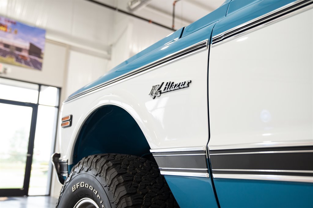 Chevrolet-K-5-Blazer-1972-SUV-21