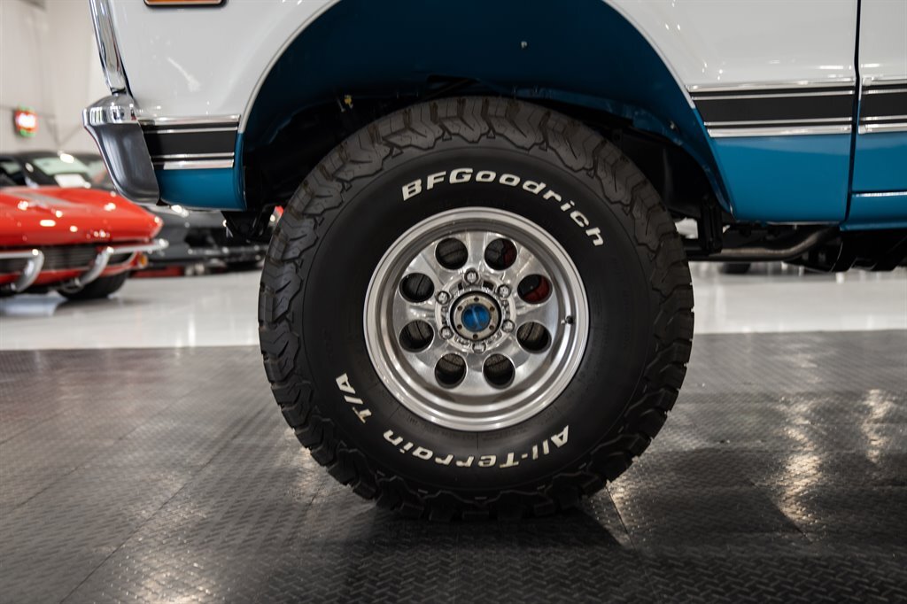 Chevrolet-K-5-Blazer-1972-SUV-32