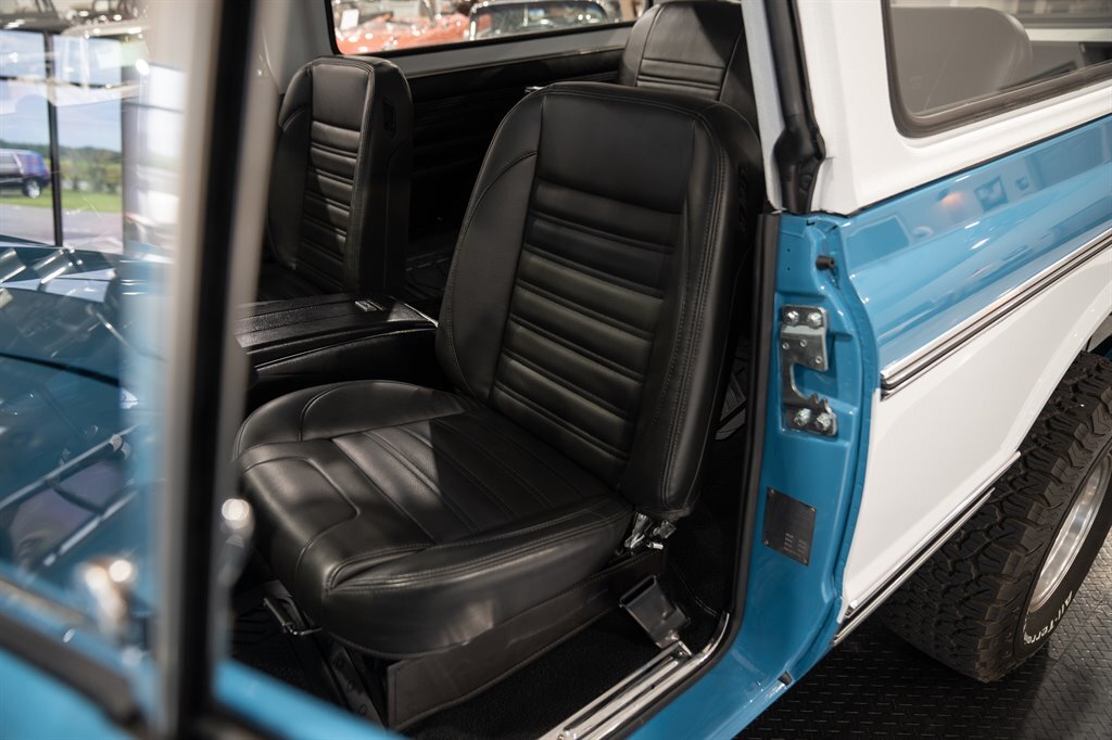 Chevrolet-K-5-Blazer-1972-SUV-35