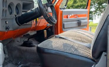 Chevrolet-K10-1976-orange-13