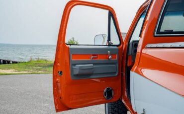 Chevrolet-K10-1976-orange-14