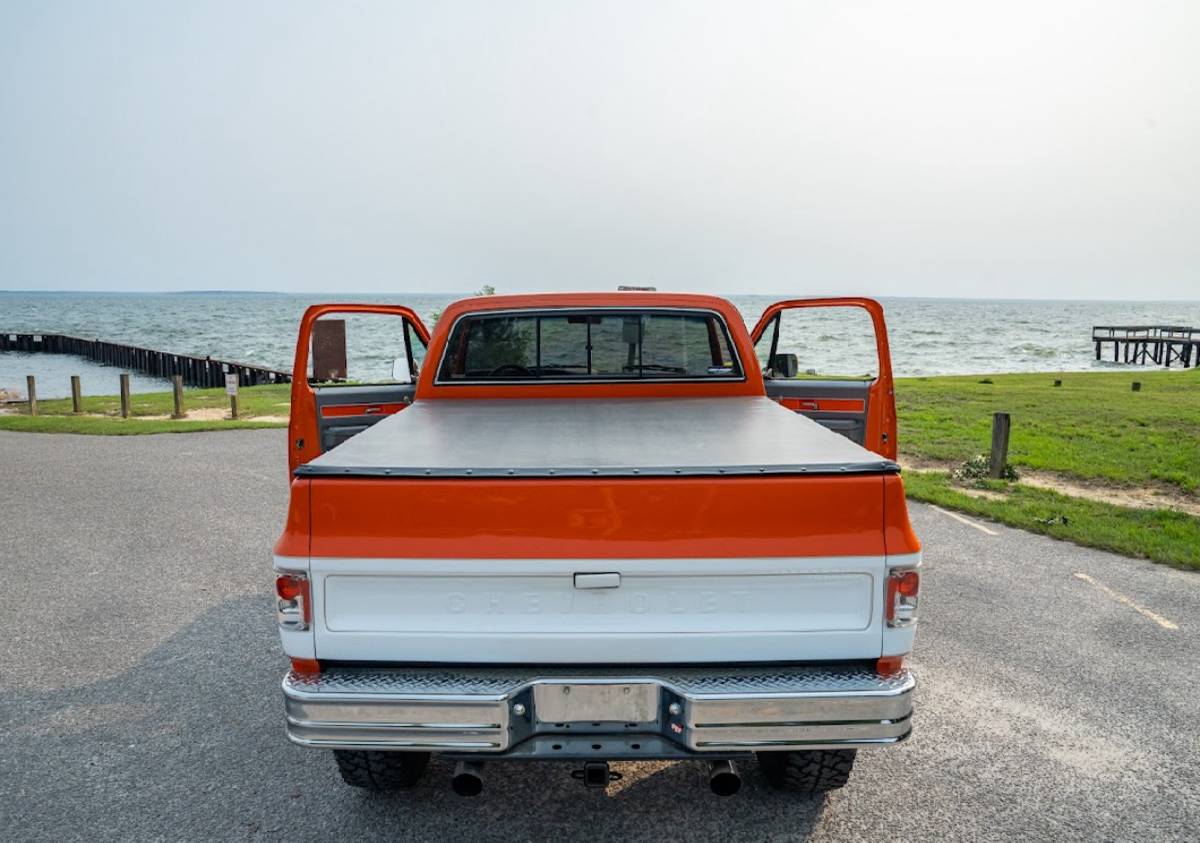 Chevrolet-K10-1976-orange-15