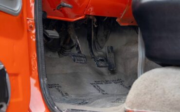 Chevrolet-K10-1976-orange-17