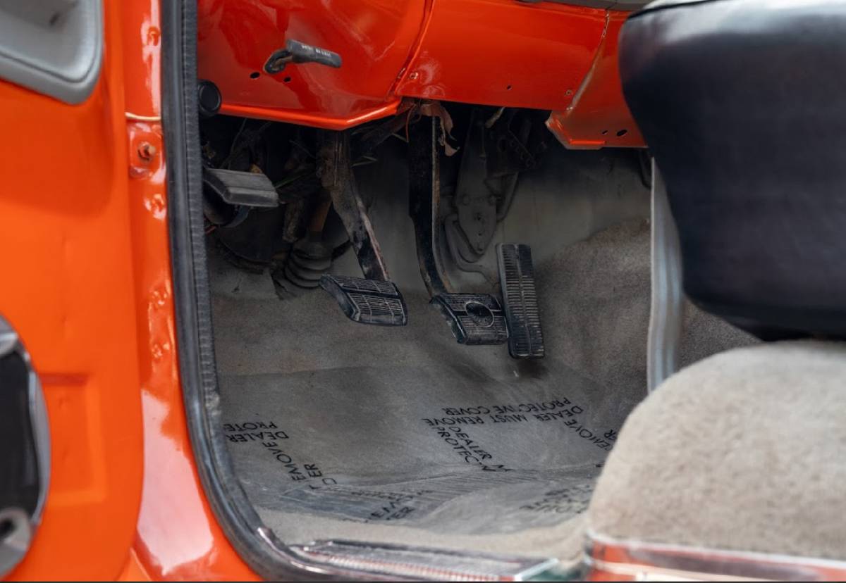 Chevrolet-K10-1976-orange-17