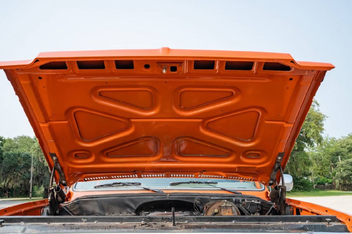 Chevrolet-K10-1976-orange-20