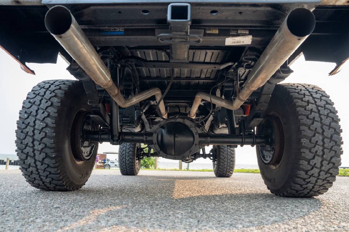 Chevrolet-K10-1976-orange-21