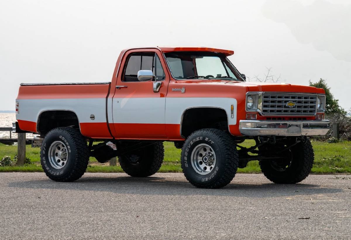 Chevrolet-K10-1976-orange-3