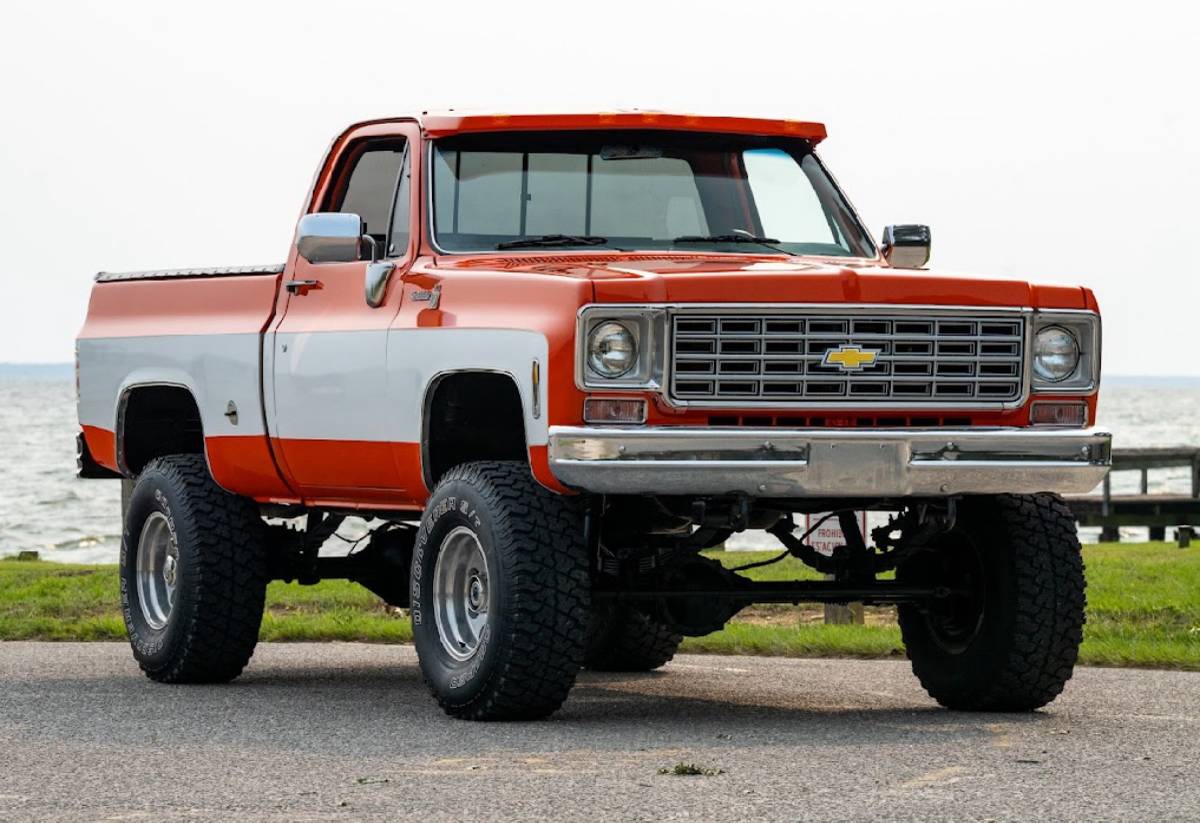 Chevrolet-K10-1976-orange-4