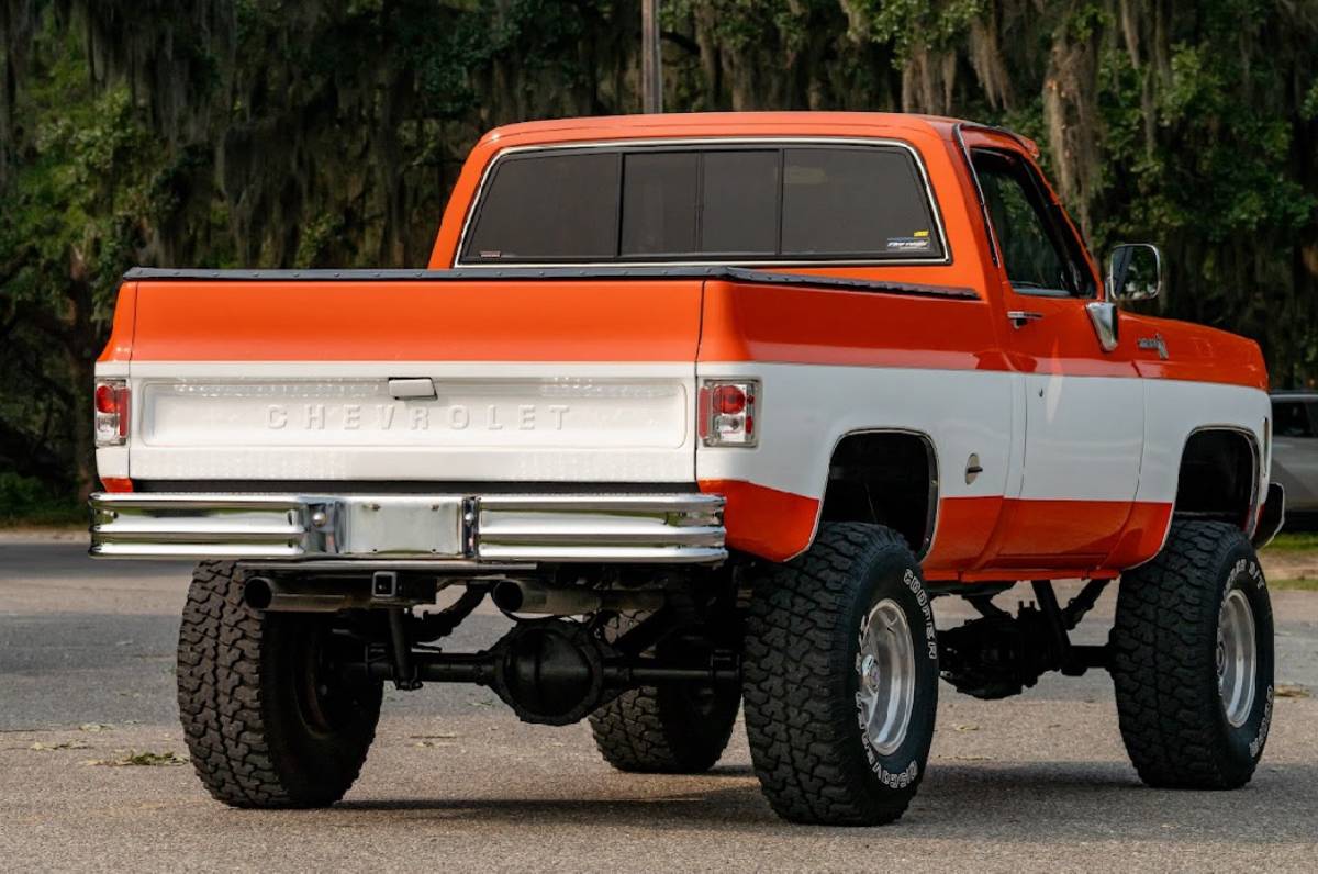 Chevrolet-K10-1976-orange-6