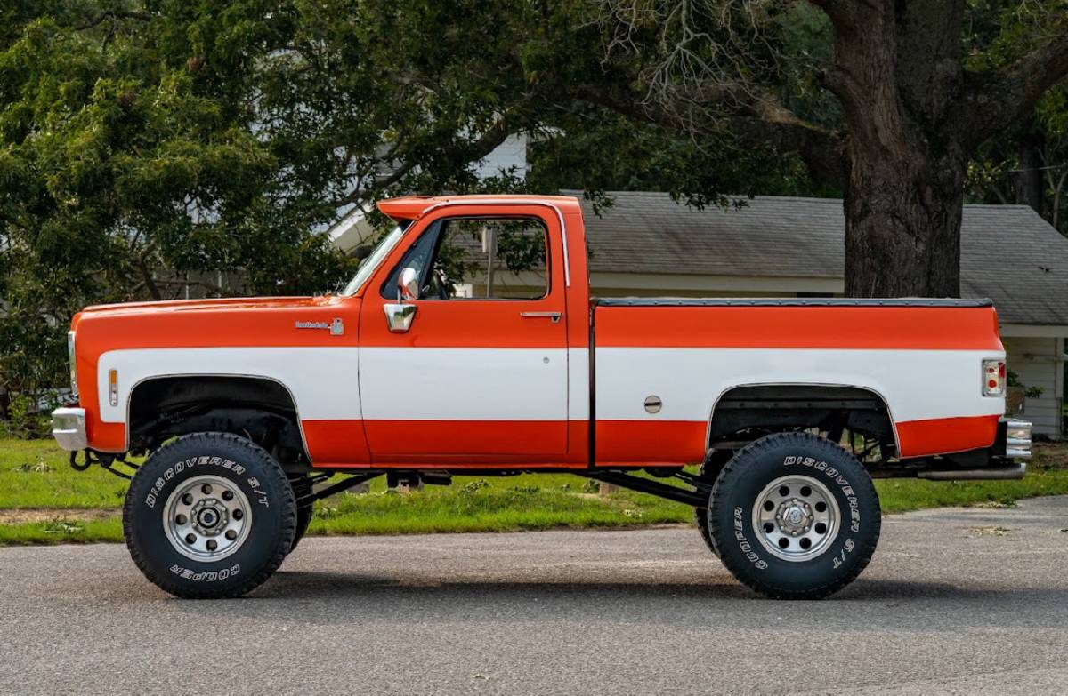 Chevrolet-K10-1976-orange-7