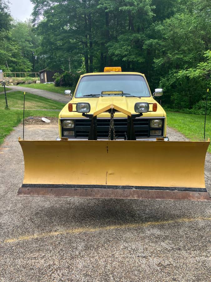 Chevrolet-K10-silverado-4x4-1990-yellow-1
