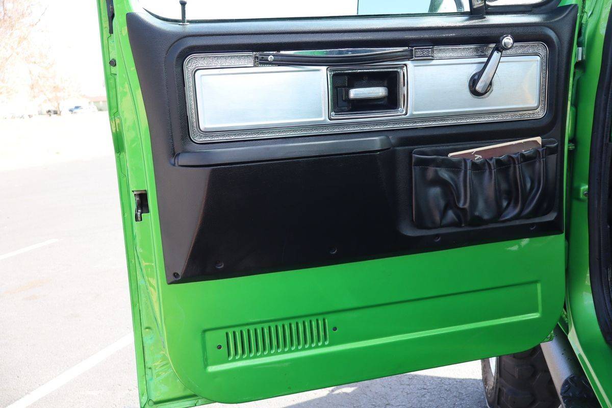 Chevrolet-K20-1979-green-14