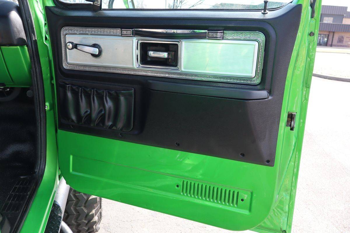 Chevrolet-K20-1979-green-15