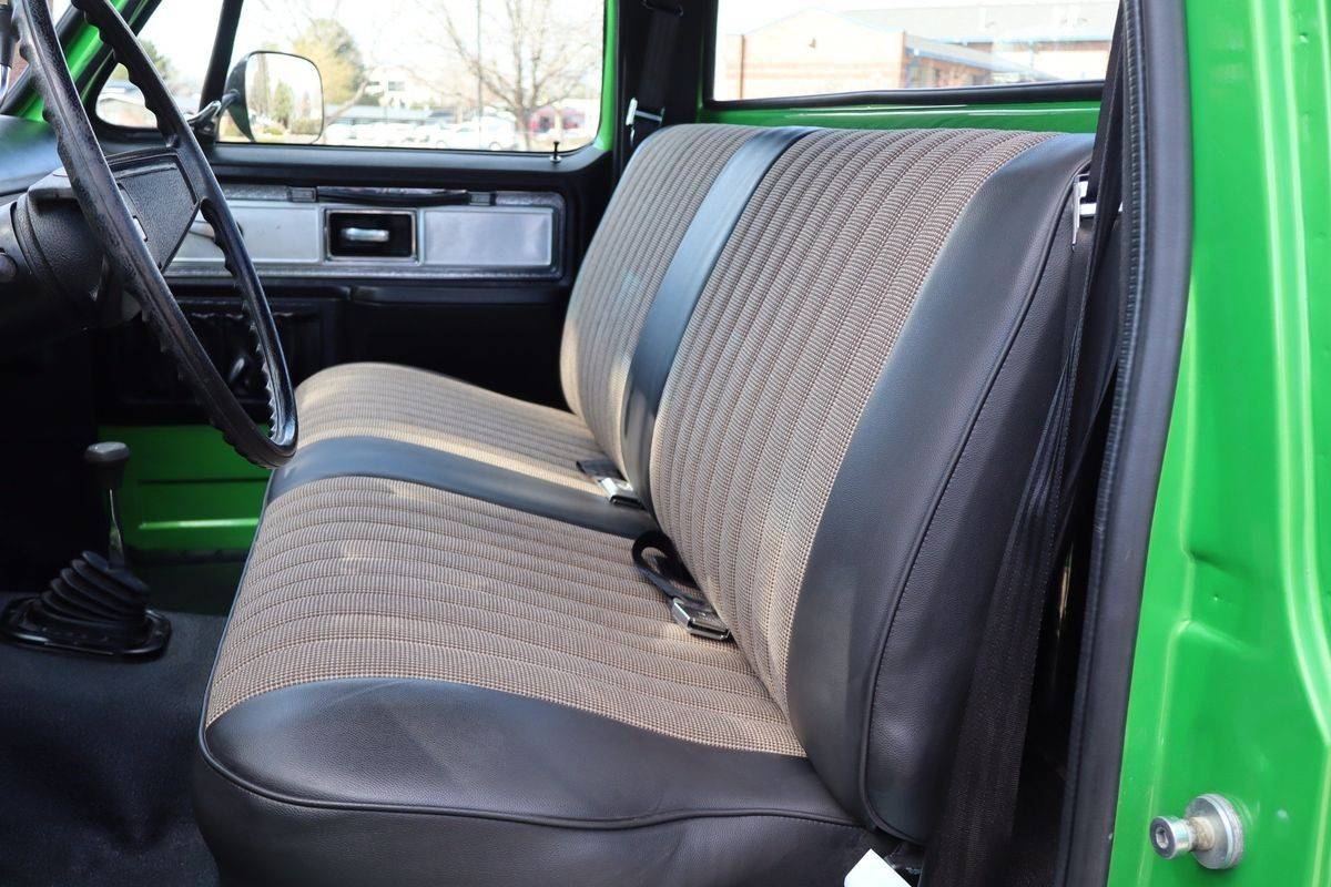 Chevrolet-K20-1979-green-18