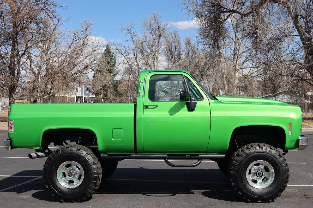 Chevrolet-K20-1979-green-2