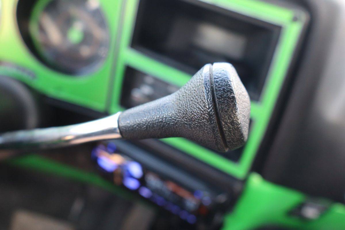 Chevrolet-K20-1979-green-23