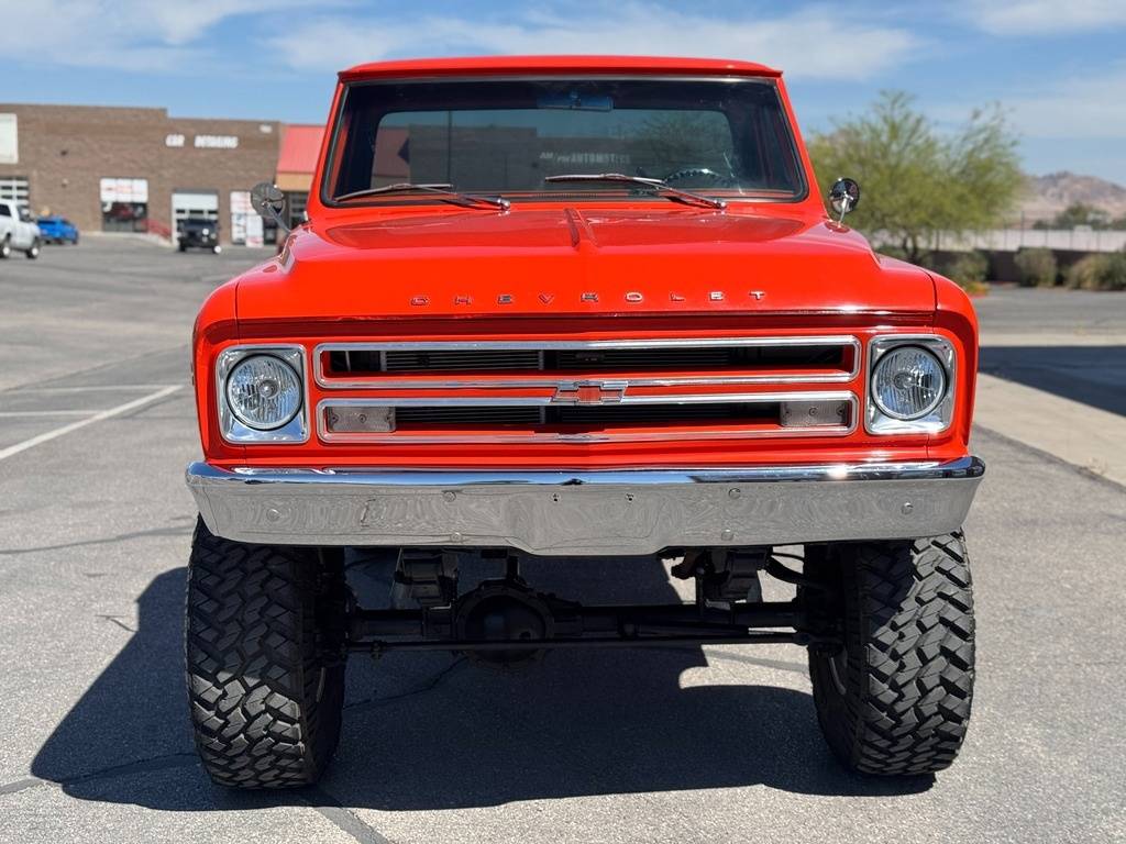 Chevrolet-K20-restomod-1968-orange-1