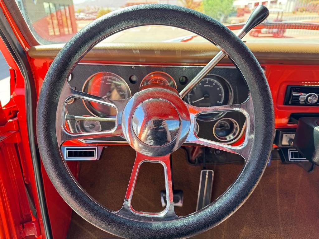Chevrolet-K20-restomod-1968-orange-10