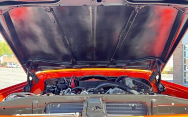 Chevrolet-K20-restomod-1968-orange-14