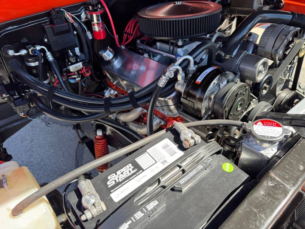 Chevrolet-K20-restomod-1968-orange-17
