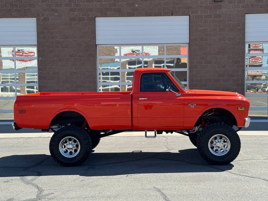Chevrolet-K20-restomod-1968-orange-2