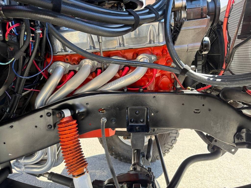 Chevrolet-K20-restomod-1968-orange-20