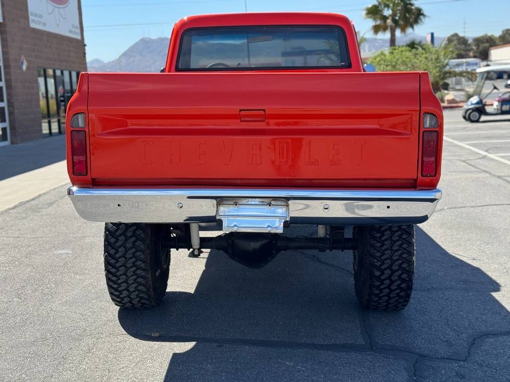 Chevrolet-K20-restomod-1968-orange-4