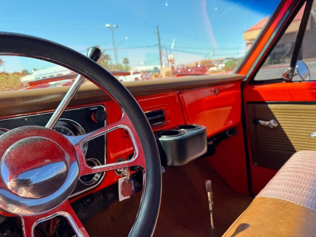 Chevrolet-K20-restomod-1968-orange-9