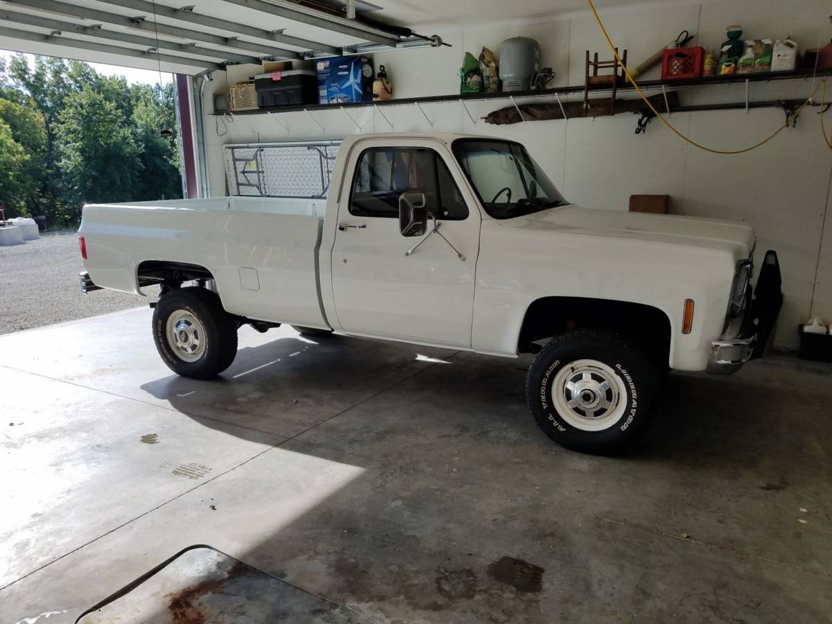 Chevrolet K25  1977 white