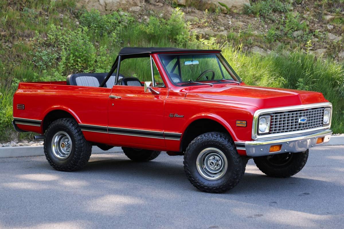 Chevrolet-K5-blazer-1971-red-3