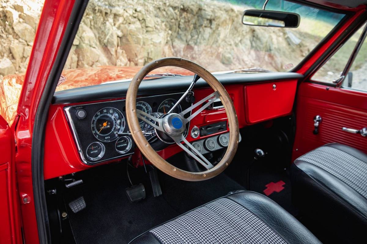 Chevrolet-K5-blazer-1971-red-5