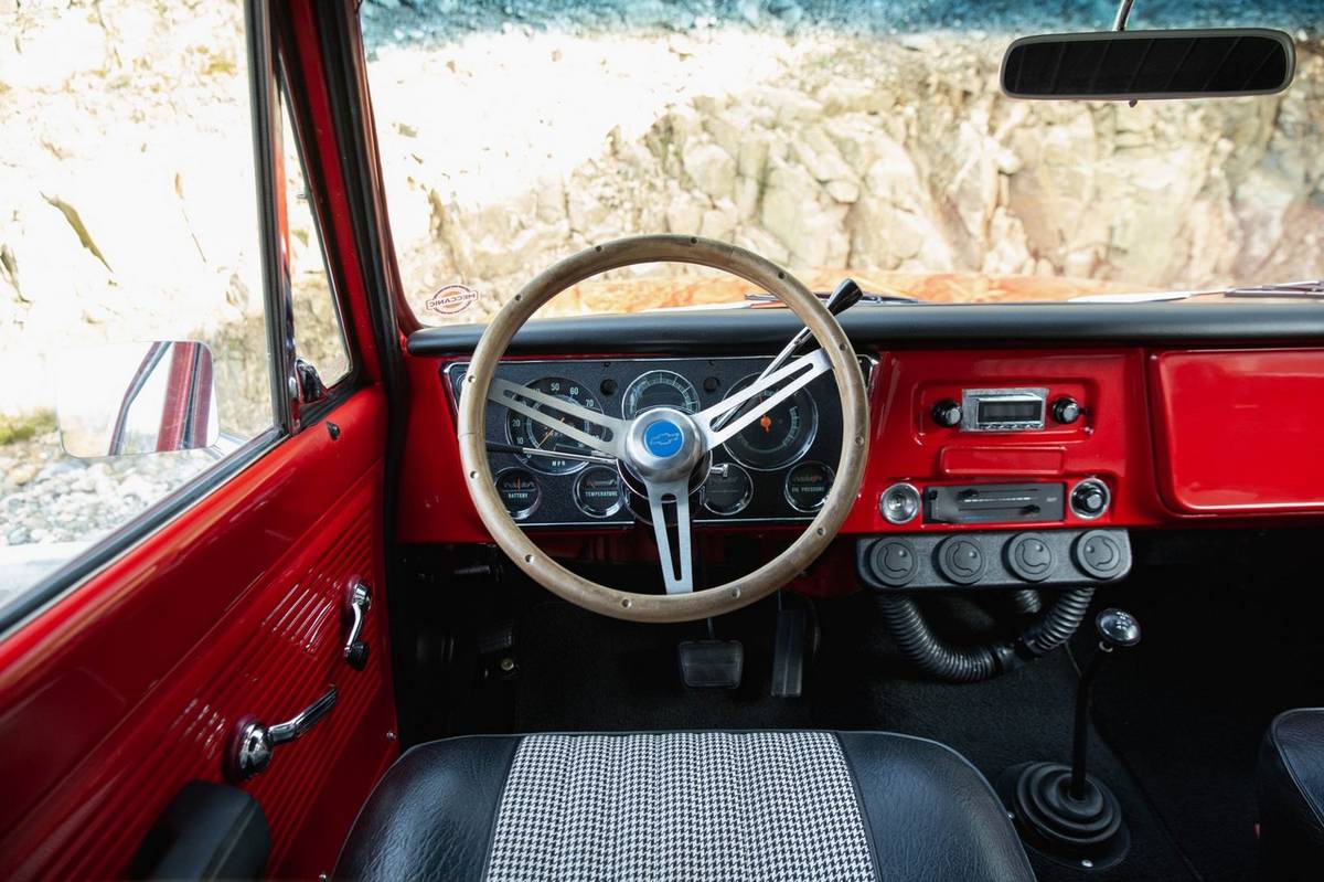 Chevrolet-K5-blazer-1971-red-7