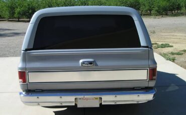 Chevrolet-K5-blazer-1977-silver-1