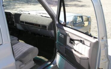 Chevrolet-K5-blazer-1977-silver-10