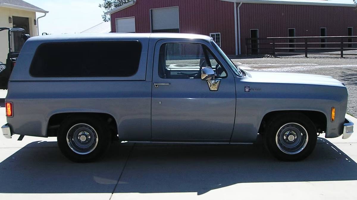 Chevrolet-K5-blazer-1977-silver-2
