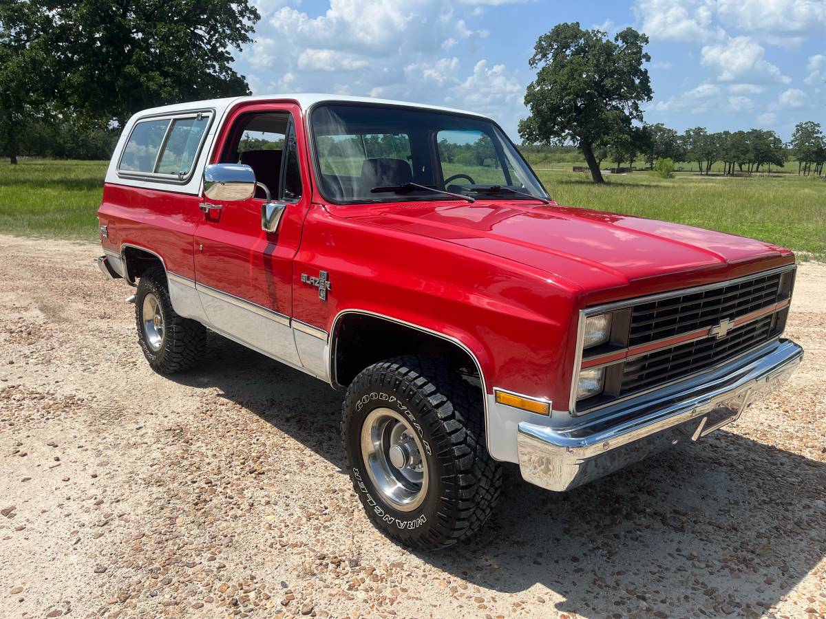 Chevrolet-K5-blazer-1978-red-10